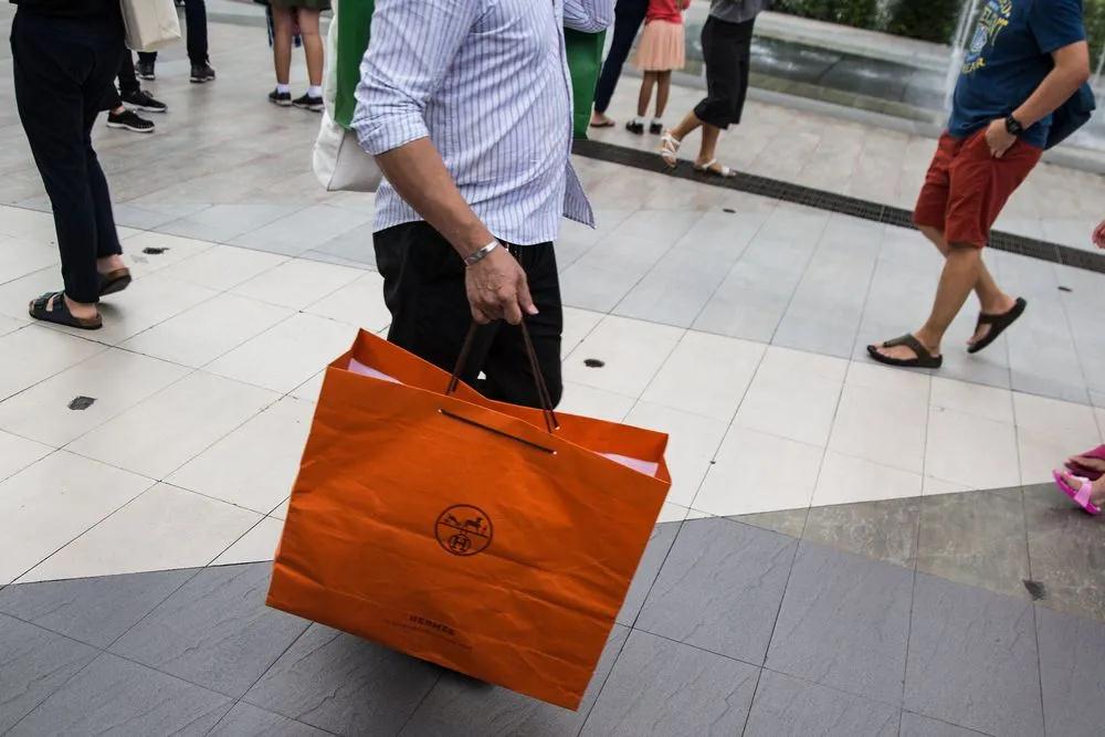 爱马仕市值首次挺进1000亿欧元俱乐部